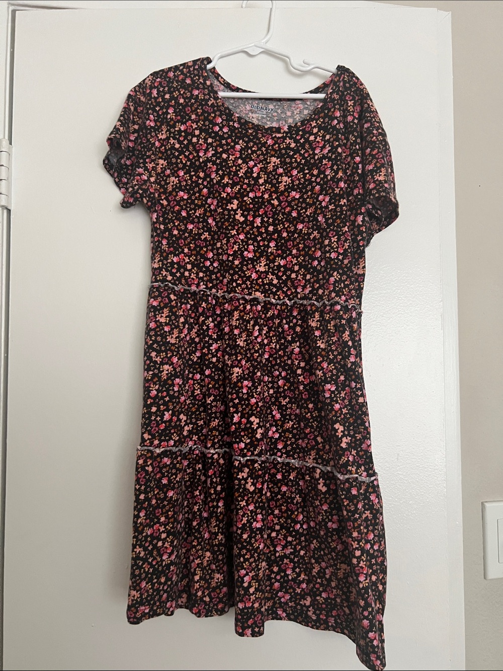 Old Navy Girls’ Large 10/12 Black Floral Tiered Dress Pink Accents